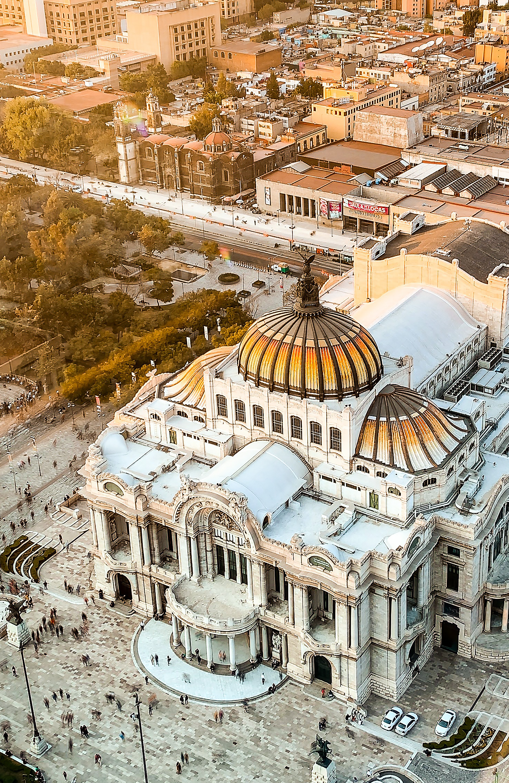 View of the palacio de bellas artes in Mexico city.
